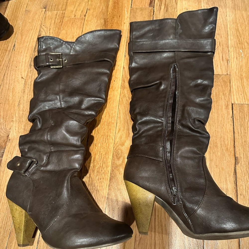Wild Siva Knee High- Size 8